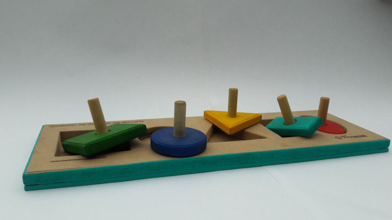 prancha de encaixe de formas